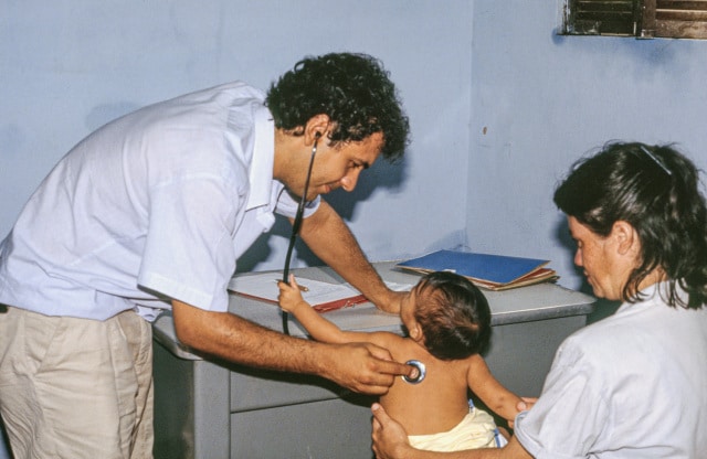 Casa da Criança consultorio de Pediatria_Dr Ion de Andrade 1995_Foto Raboud