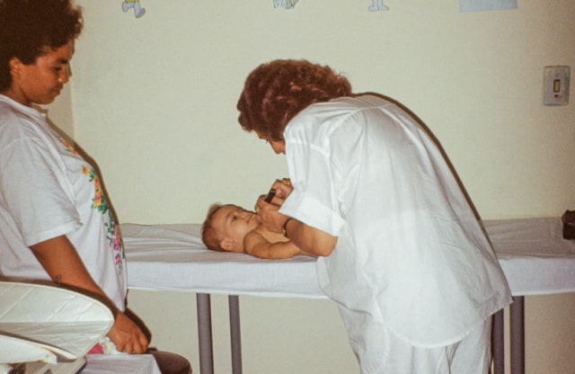 consultorio pediatro 1987 Foto Raboud