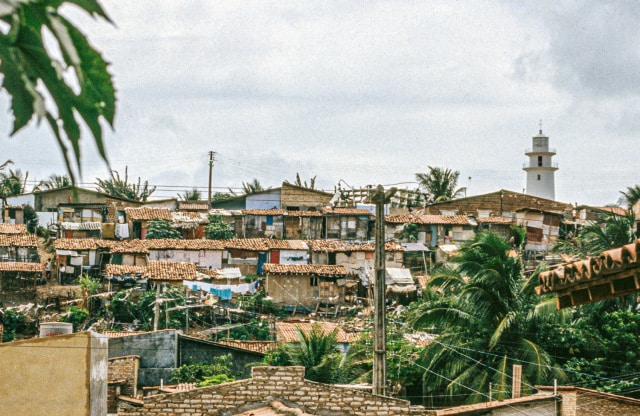 Favela do Sopapo vista da Casa Crescer 1996_Foto Raboud