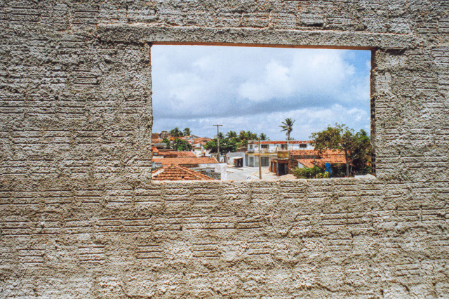 Brisa do Mar construçao 1998_vista a traves da janela a rua Camaragibe - Foto Nicole Miescher