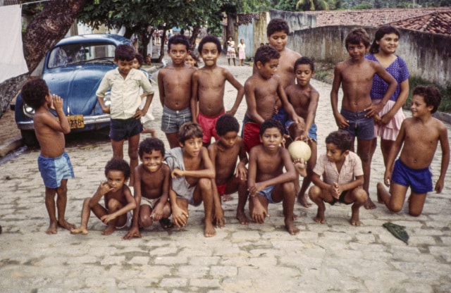 Wilton, Severino, Laércio, leandro, Jorge, Linda, Rogério, Lailson, Lenilson e amigos rua Bom Fim 1991_Foto Raboud