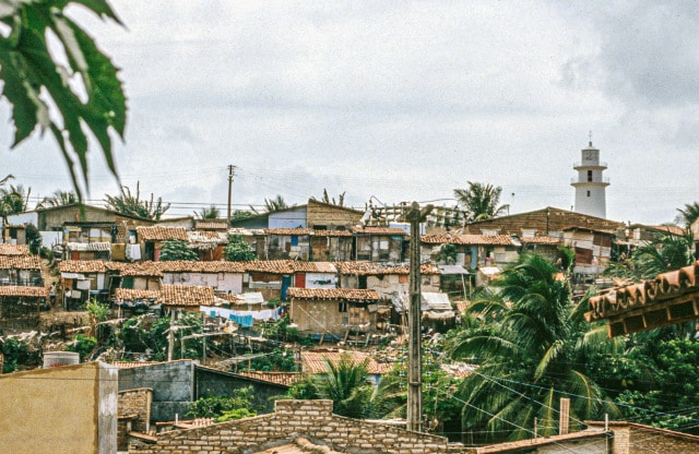 Favela do Sopapo vista da Casa Crescer 1996_Foto Raboud