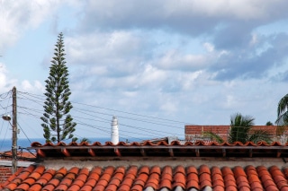 farol de longe - Foto Nicole Miescher