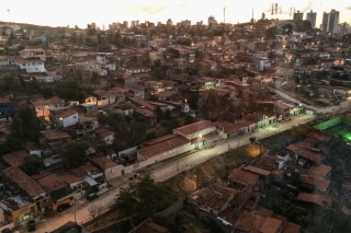 vista da Areia Preta sobre rua Guanabara - Foto Nicole Miescher