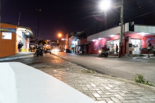 rua Joao XXIII_ ao lado da Igreja noite 2019 - Foto Nicole Miescher
